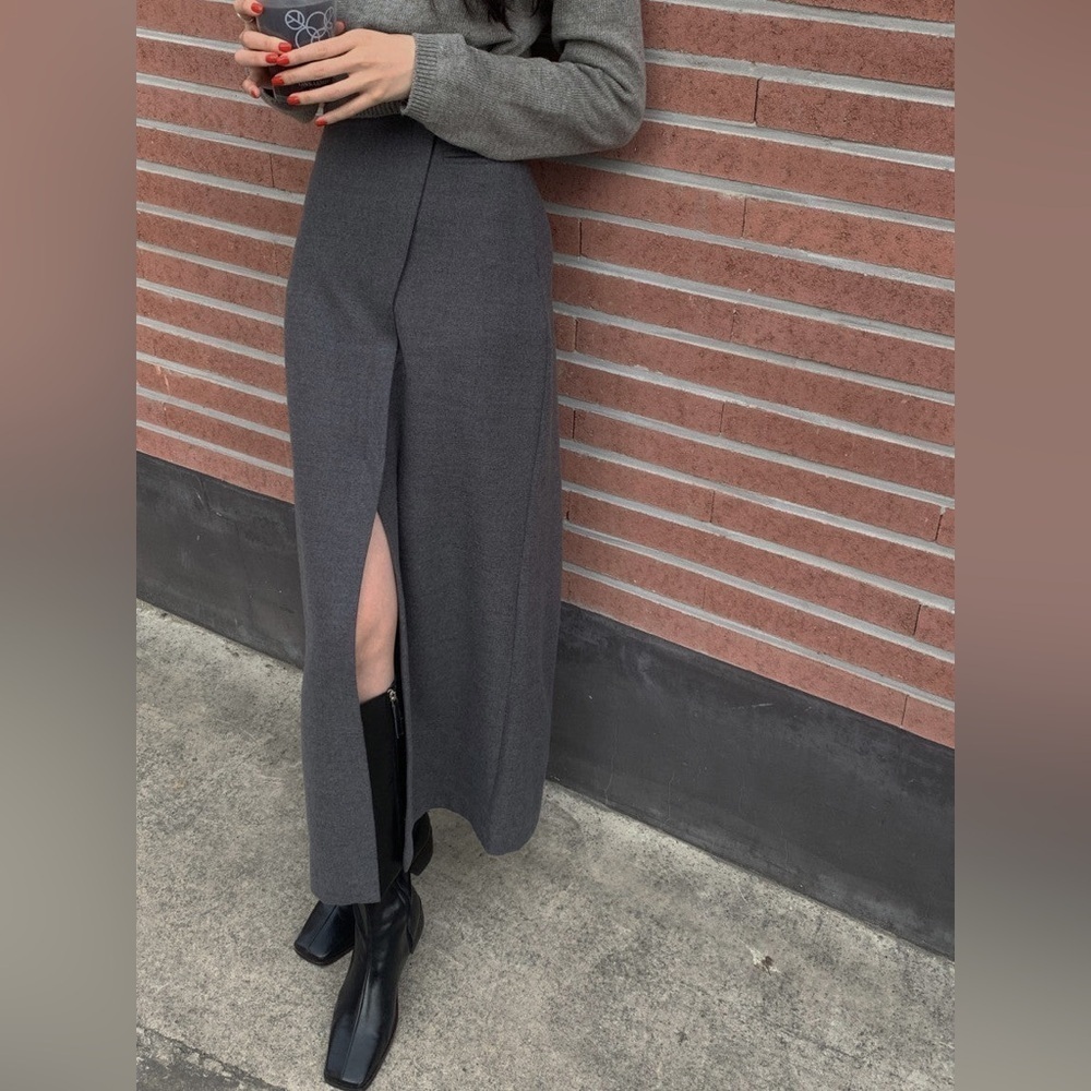COMMENSE She's Effortless Slit Maxi Skirt with slit side zipper. Size M NWT